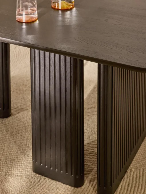 Eettafel Jolka van eikenhout, in verschillende formaten