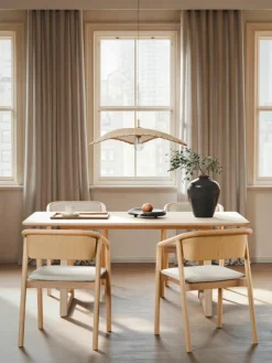 Eettafel Nik van eikenhout, in verschillende formaten