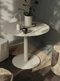 Eettafel Pond in organische vorm, Ø 88 cm