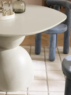 Eettafel Sahra in organische vorm, Ø 116 cm
