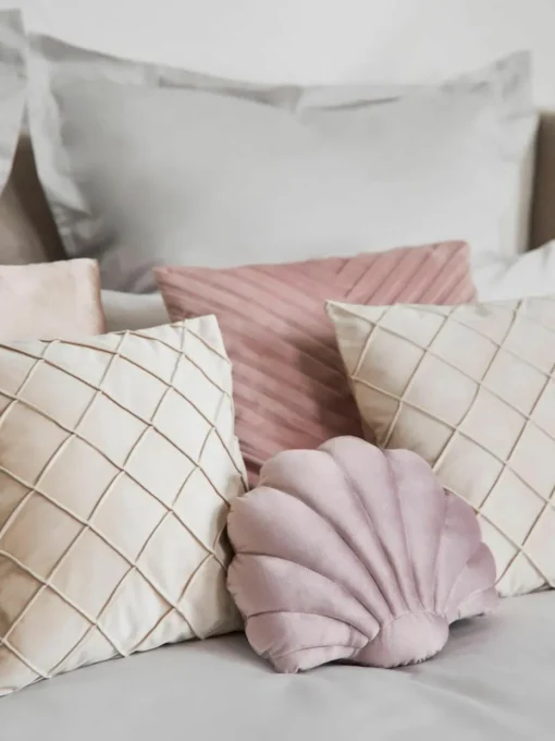 Fluwelen kussen Shell in schelp vorm