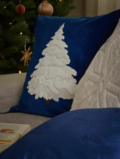 Fluwelen kussenhoes Amara met geborduurde kerstboom