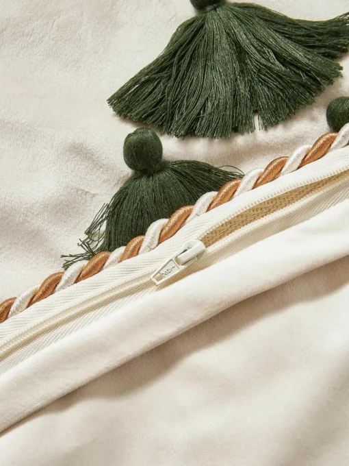 Fluwelen kussenhoes Skyler met kerstmotief en kwastjes