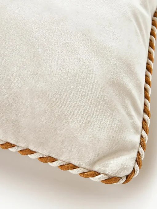 Fluwelen kussenhoes Skyler met kerstmotief en kwastjes