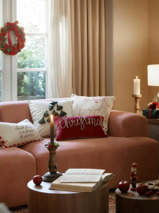 Fluwelen kussenhoes Skyler met kerstmotief en kwastjes