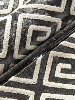 Fluwelen kussenhoes Solenne met chenille-borduurwerk