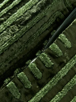 Fluwelen kussenhoes Stormi met chenille-borduurwerk