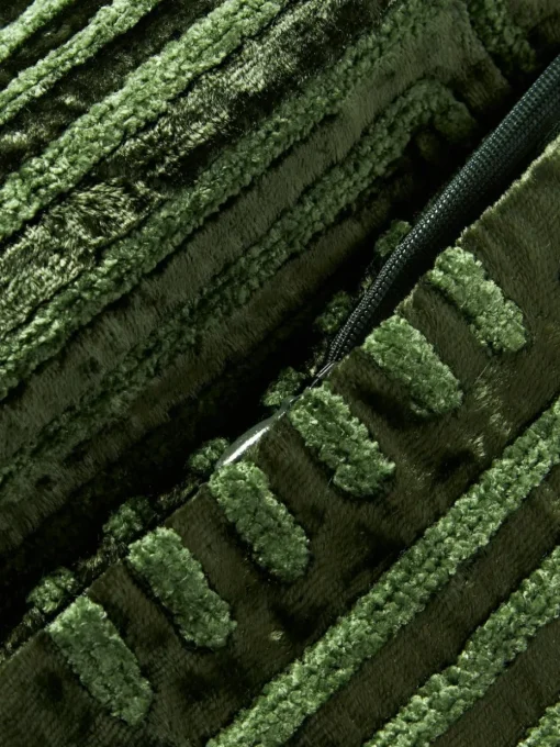 Fluwelen kussenhoes Stormi met chenille-borduurwerk