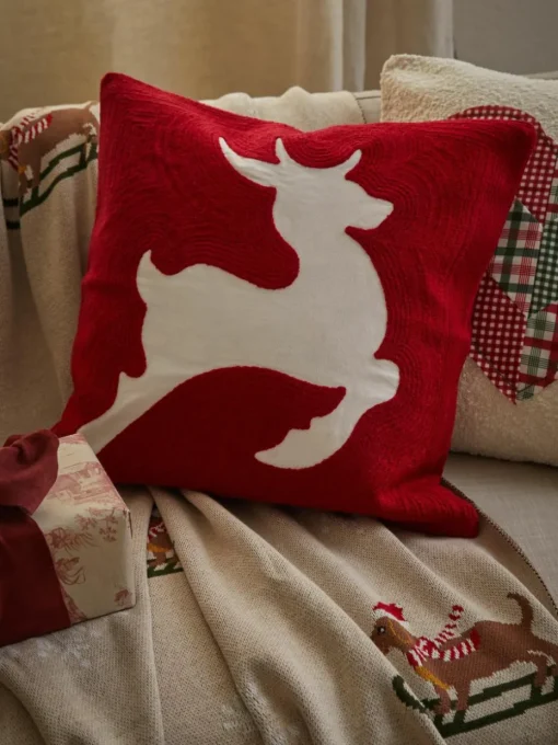 Geborduurde kussenhoes Elysia met hert motief