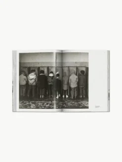 Geïllustreerd boek Robert Doisneau. Paris