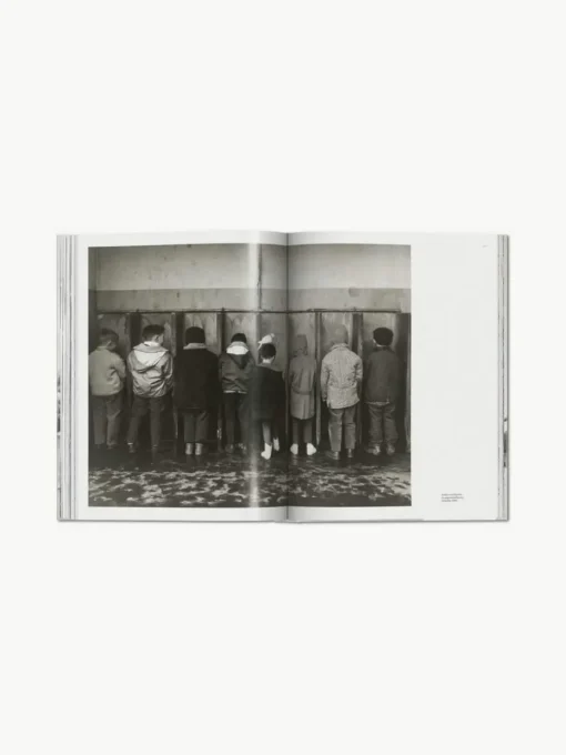 Geïllustreerd boek Robert Doisneau. Paris