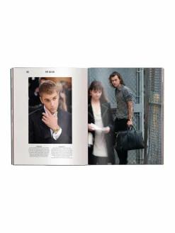 Geïllustreerd boek Timeless Treasures - The Fascination of Certified Pre-Owned Watches