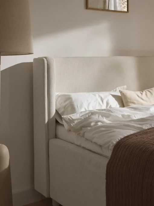 Gestoffeerd bed Arche met lades