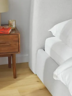 Gestoffeerd bed Cloud met opbergruimte