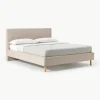 Gestoffeerd bed Giulia met houten poten