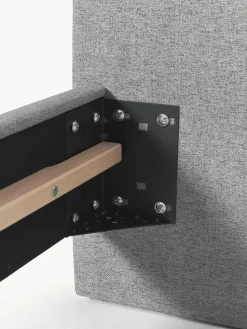 Gestoffeerd bed Giulia met houten poten