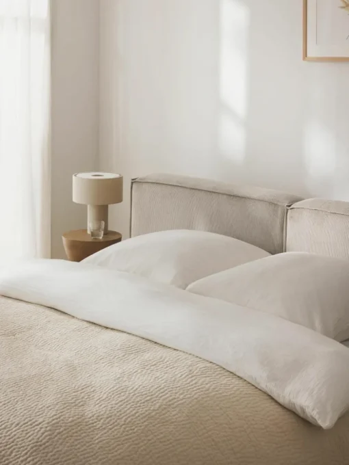 Gestoffeerd bed Lennon van corduroy