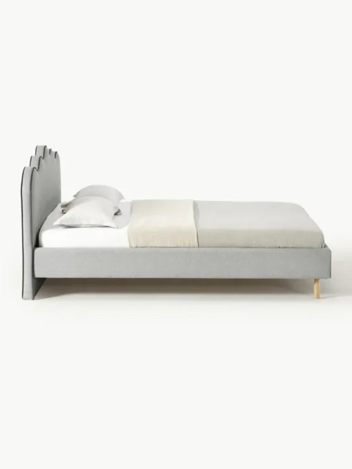 Gestoffeerd bed Romy met golvend hoofdeinde