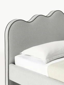 Gestoffeerd bed Romy met golvend hoofdeinde