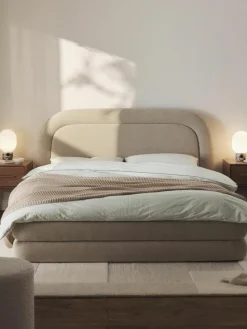 Gestoffeerd bed Solomon
