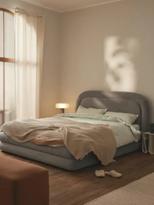 Gestoffeerd bed Solomon