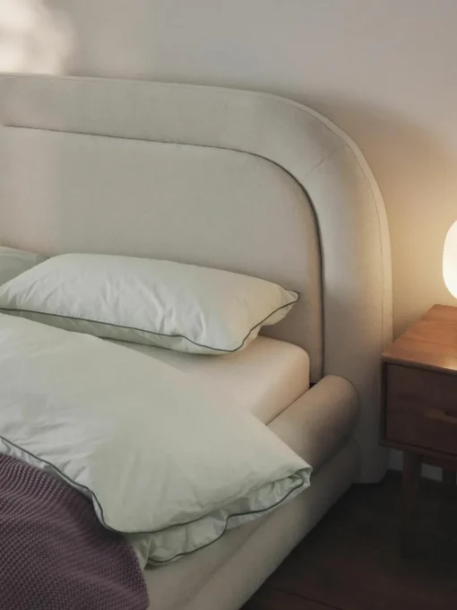 Gestoffeerd bed Solomon
