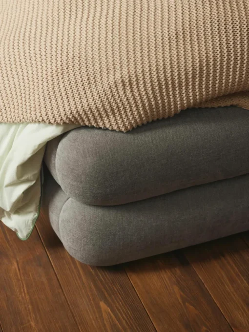 Gestoffeerd bed Solomon