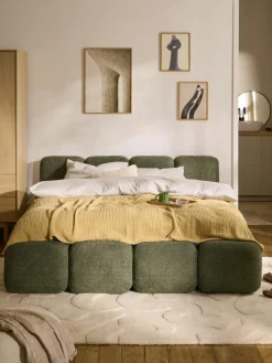 Gestoffeerd bed Tayla van teddy bouclé met opbergruimte