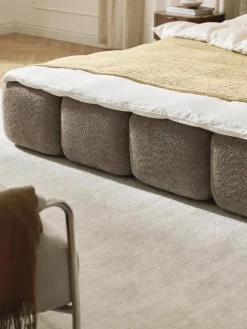 Gestoffeerd bed Tayla van teddy bouclé