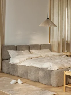 Gestoffeerd bed Tayla van teddy bouclé