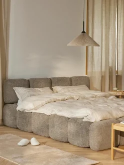 Gestoffeerd bed Tayla van teddy bouclé