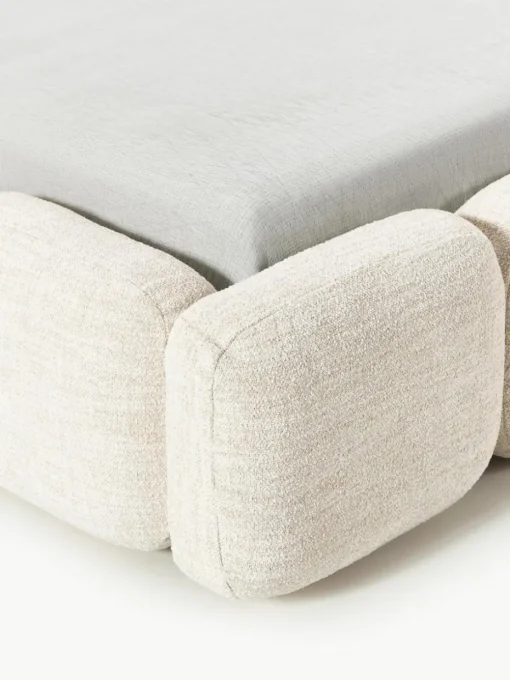 Gestoffeerd bed Tayla van bouclé