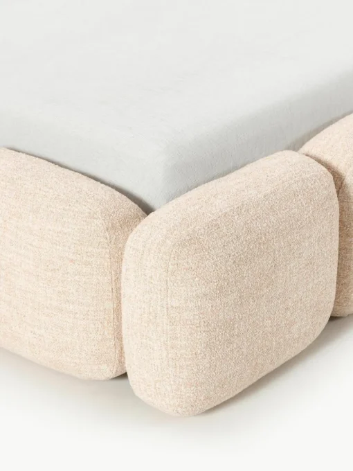 Gestoffeerd bed Tayla van bouclé