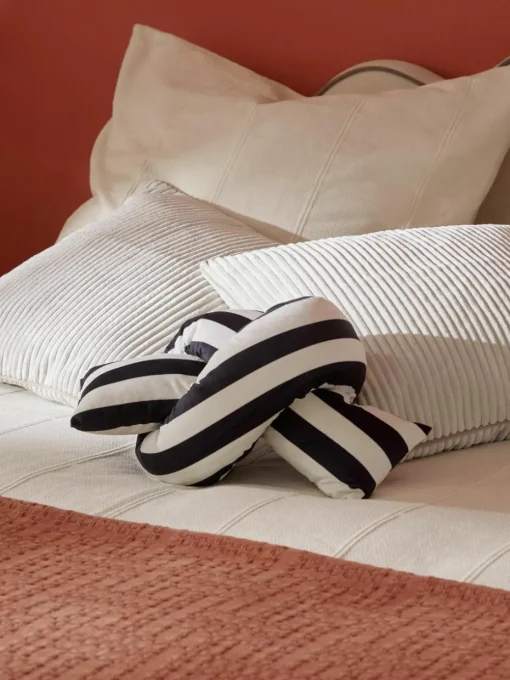 Gestreept fluwelen sierkussen Knot