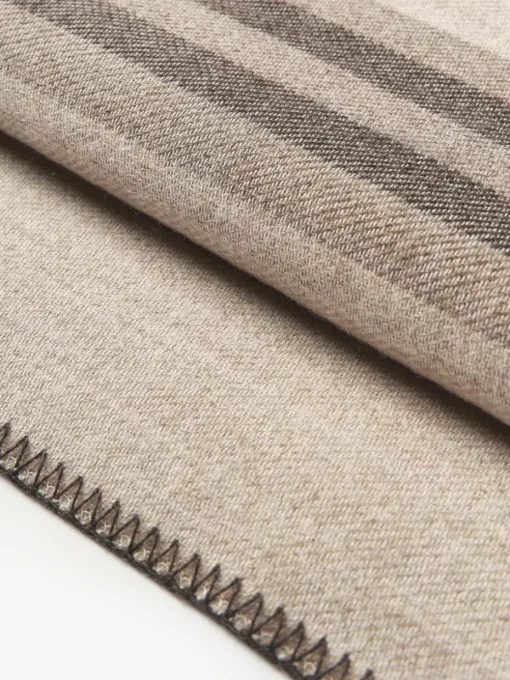 Gestreept wollen plaid Ivory