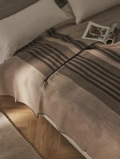 Gestreept wollen plaid Ivory