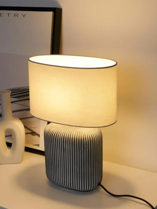 Gestreepte ovale keramische tafellamp Pure Shine