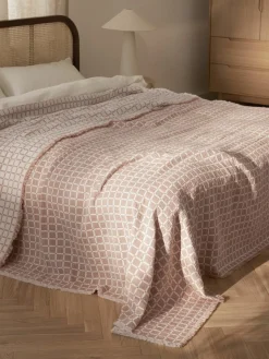 Gewassen mousseline bedsprei Ronia met franjes
