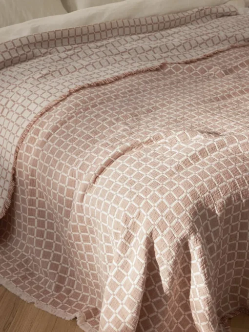 Gewassen mousseline bedsprei Ronia met franjes