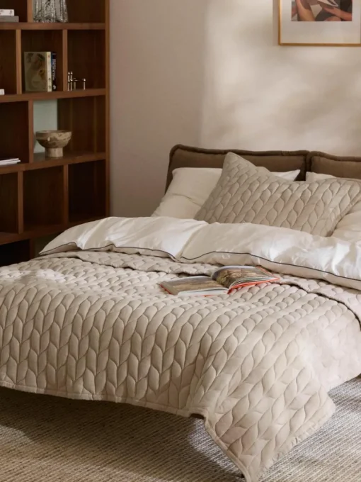 Gewatteerde flanellen bedsprei Selby met structuurpatroon
