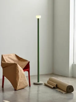 Grote dimbare LED vloerlamp Bellhop