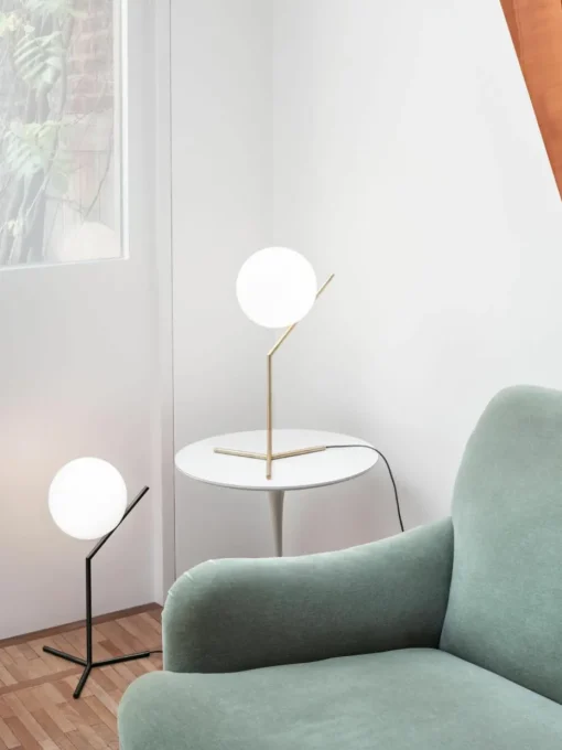 Grote dimbare tafellamp IC Lights, mondgeblazen