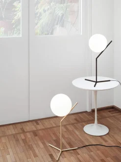 Grote dimbare tafellamp IC Lights, mondgeblazen