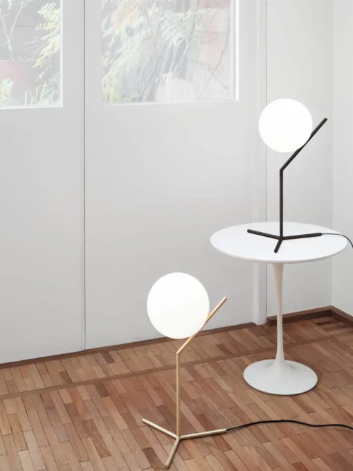 Grote dimbare tafellamp IC Lights, mondgeblazen