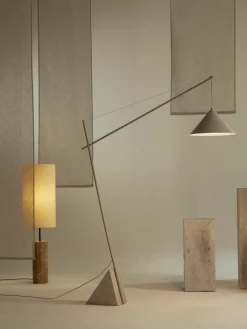 Grote Reyna leeslamp met travertin voet