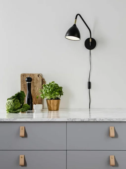 Grote verstelbare wandlamp Valencia met stekker