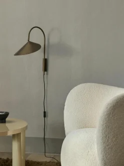 Grote wandlamp Arum met stekker, verstelbaar