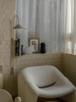 Grote wandlamp Arum met stekker, verstelbaar
