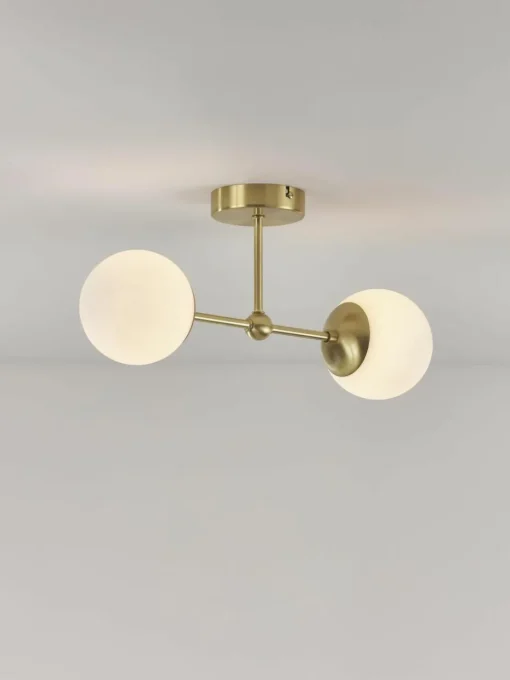 Grote wandlamp Beth van opaalglas