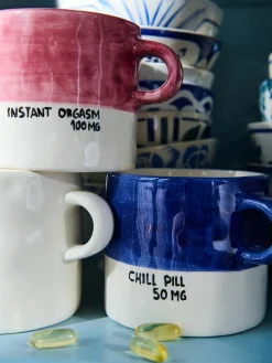Handbeschilderde XL kopje Chill Pill